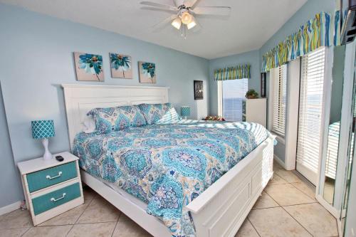 Boardwalk 885 Apartment