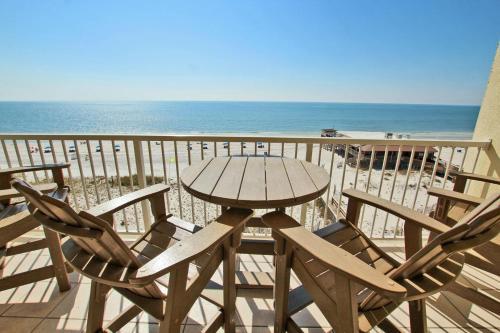 Boardwalk 582 Apartment