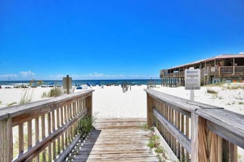 Boardwalk 582 Apartment