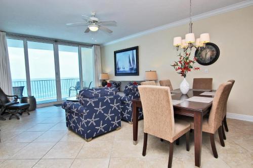 San Carlos 705 Apartment