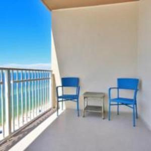 Crystal Shores West 1005 Apartment