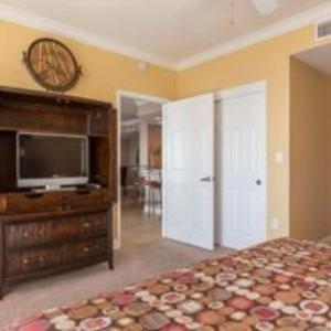 Crystal Shores West 1005 Apartment