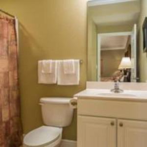 Crystal Shores West 1005 Apartment