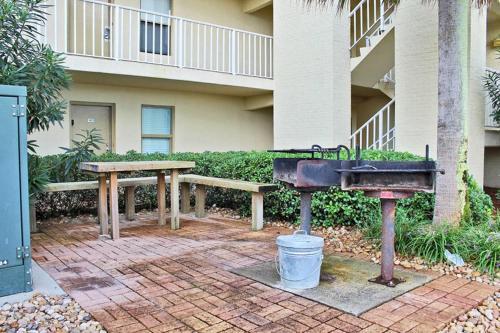 Island Shores 651 Apartment