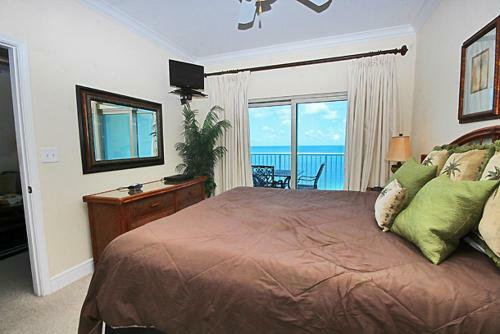 Crystal Tower 1808 Apartment