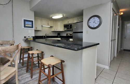 Island Sunrise 663 Apartment