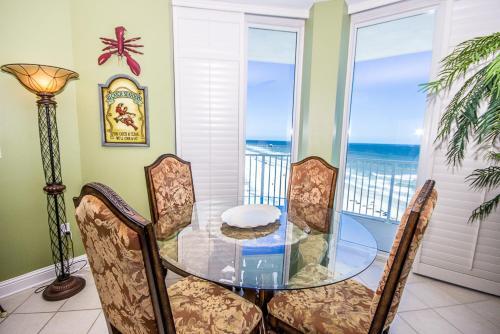 Lighthouse 901 Apartment
