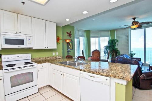 Lighthouse 901 Apartment