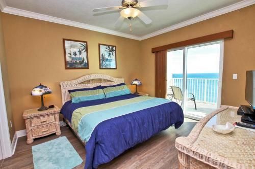 Crystal Shores West 1007 Apartment