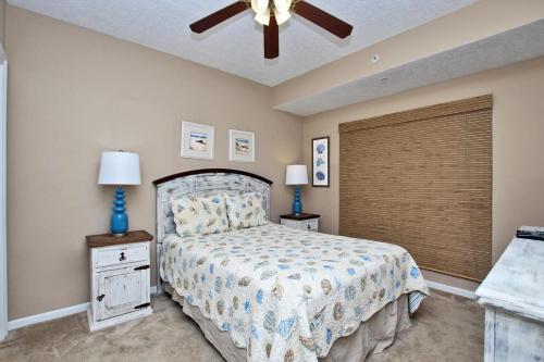 Colonnades 1202 Apartment