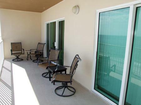 Crystal Shores West 207 Apartment
