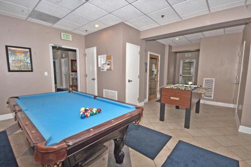 Crystal Shores West 1102 Apartment