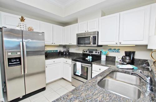 Crystal Tower 1002 Apartment
