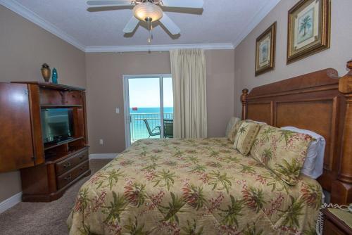 Crystal Shores West 601 Apartment