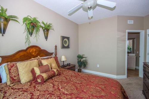 Crystal Shores West 601 Apartment