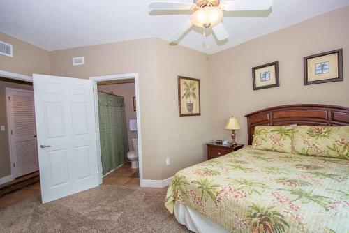 Crystal Shores West 601 Apartment