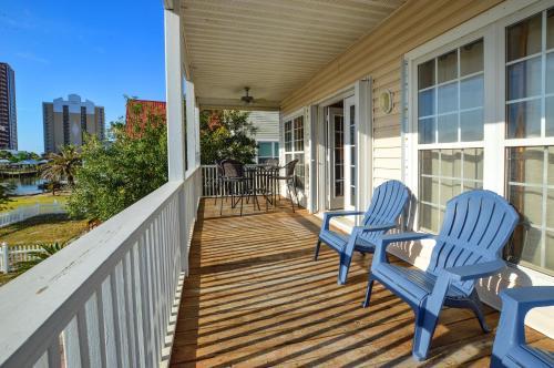 214 Shoreland Home