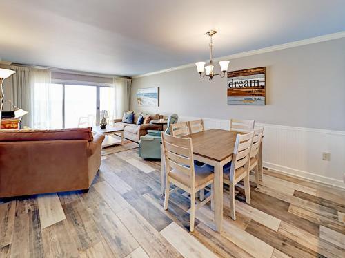 Apartamento 615 W Beach Blvd Condo Unit 3g