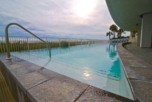 Apartamento Island Tower 1702 Condo