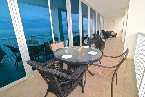 Apartamento Island Tower 1702 Condo