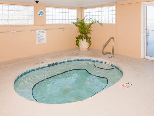 Apartamento 561 E. Beach Blvd Penthouse #1302 Condo