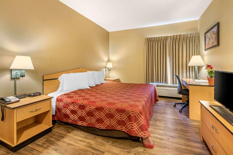 Hotel Econo Lodge Airport