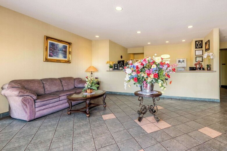 Hotel Econo Lodge Airport