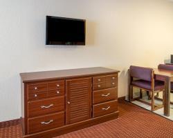 Hotel Rodeway Inn & Suites