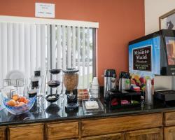 Hotel Rodeway Inn & Suites