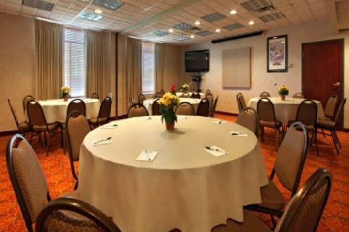 Hotel Wingate By Wyndham Tampa Usf