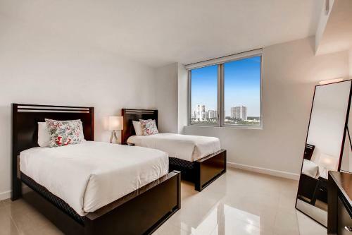 Hallandale Beach Apartment By 1sthomerent