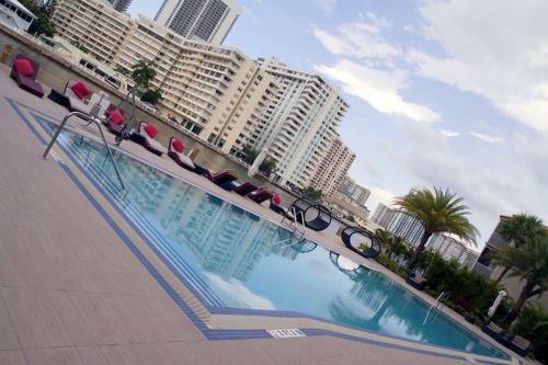 Beachwalk Studio Apartment 09
