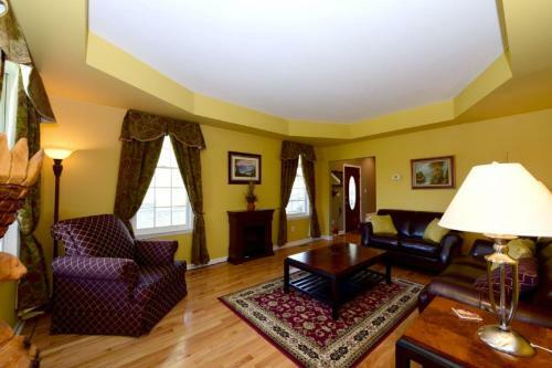Forest Hill Home