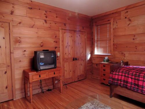 Deep Gap Lodge Cabin