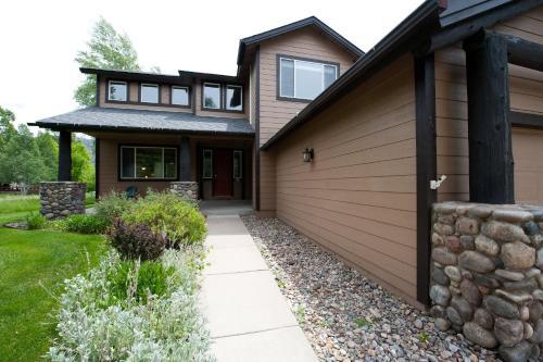 Dalton Ranch - 339 Horse Thief Lane Home