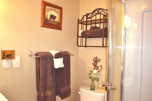 Lodge Restmore Inn & Cabin Rentals