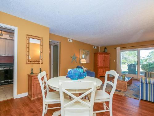1749 Bluff Villa