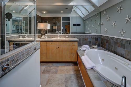 Pelican 7 Home