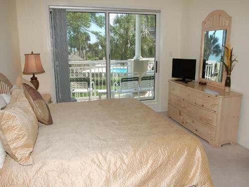 6108 Hampton Place Villa