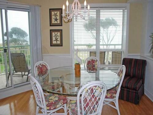 2420 Windsor II Villa
