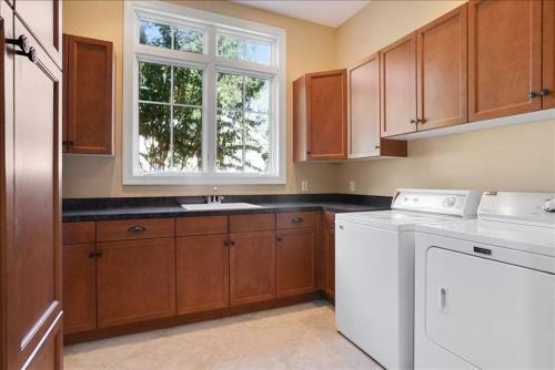 1a Sea Lane Home
