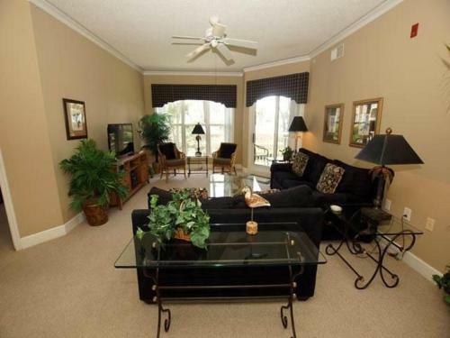 6102 Hampton Place Villa