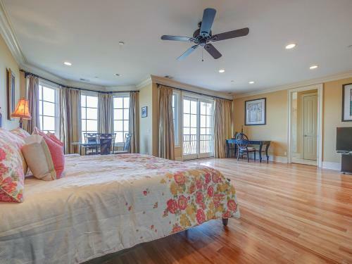 4 Collier Court