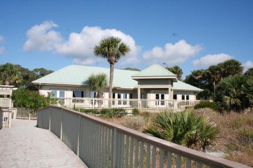 Colonnade Club 196 Villa
