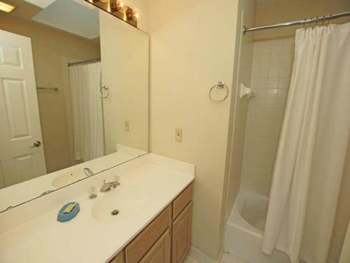 7643 Huntington Villa