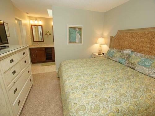 7606 Huntington Villa