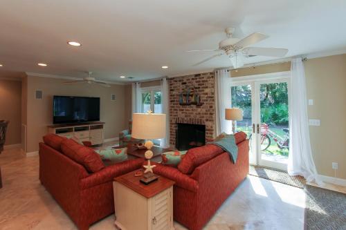 5 Hollyberry Lane Home
