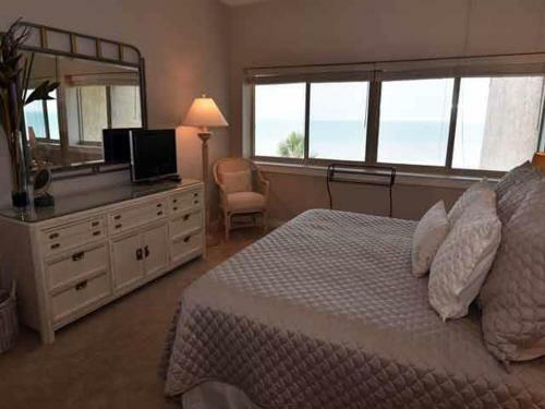 419 Captain's Walk Villa