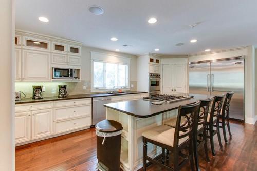 1b Sea Lane Home