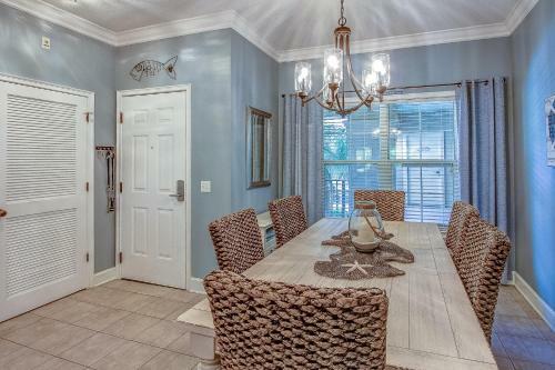 Villa 203 North Shore Place